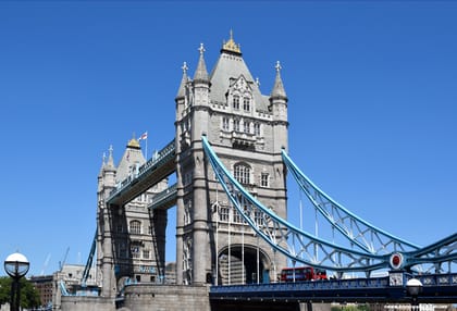 Discover Tower Bridge : the iconic symbol of London