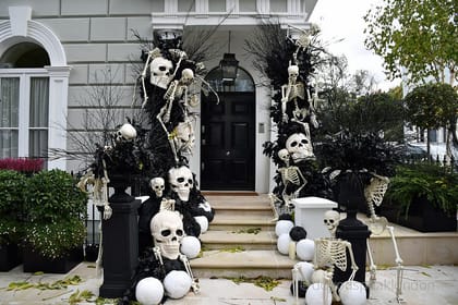 Halloween walk: Holland Park & Notting Hill spookiest streets!