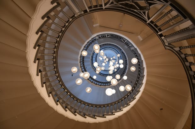Staircases in London that will leave you speechless (iconic interiors, museums & luxury stores)