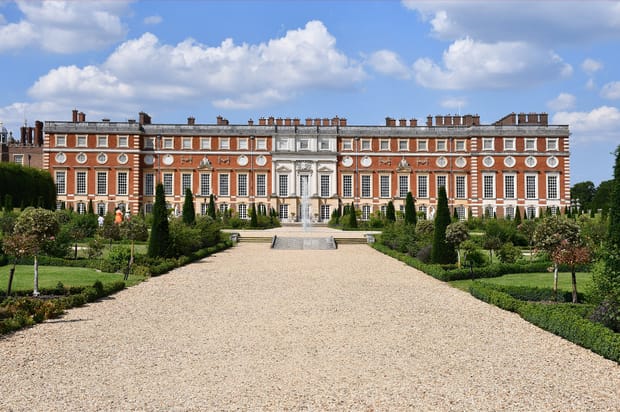 Hampton Court Palace: a journey through royal history!