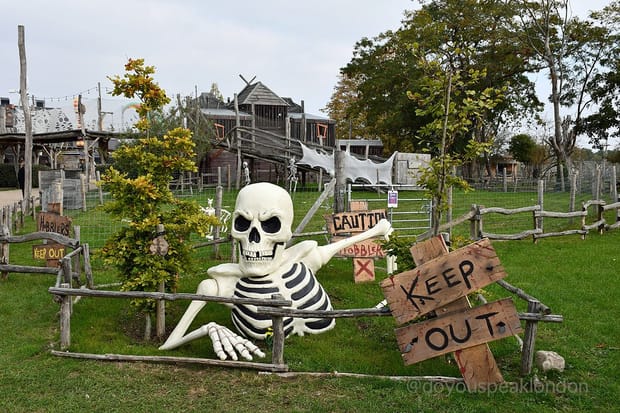 Hobbledown Heath: the ultimate Autumn day out near London!